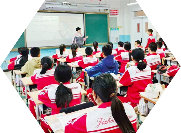 天津市蓟州区第八小学老师讲述四位中医名家的经典故事。