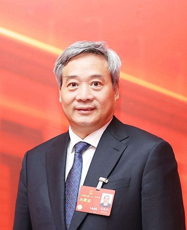 怎样让人民群众享受到快捷、高效的中医药服务,让中医药发扬光大,是我作为人大代表的使命。——宋兆普