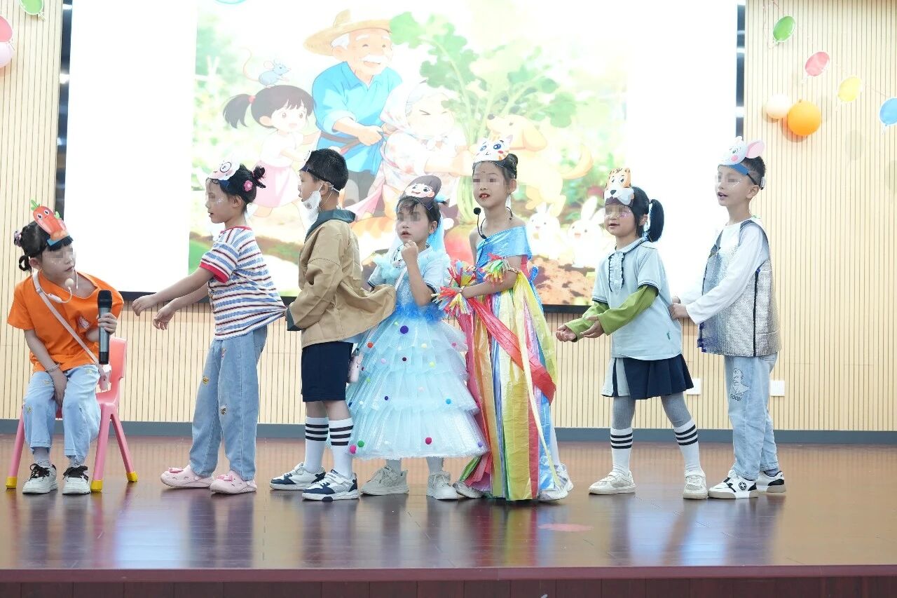 文艺演出现场。