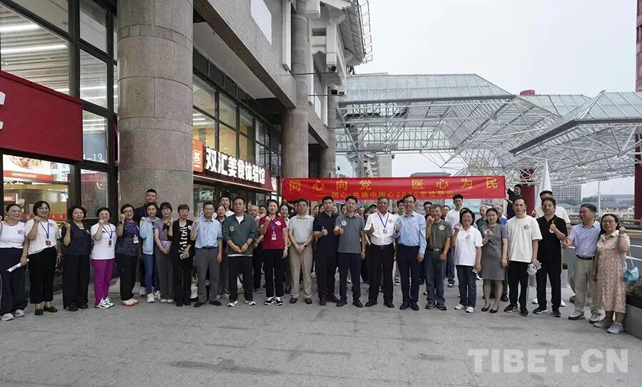 7月3日出征仪式现场 摄影:崔峻