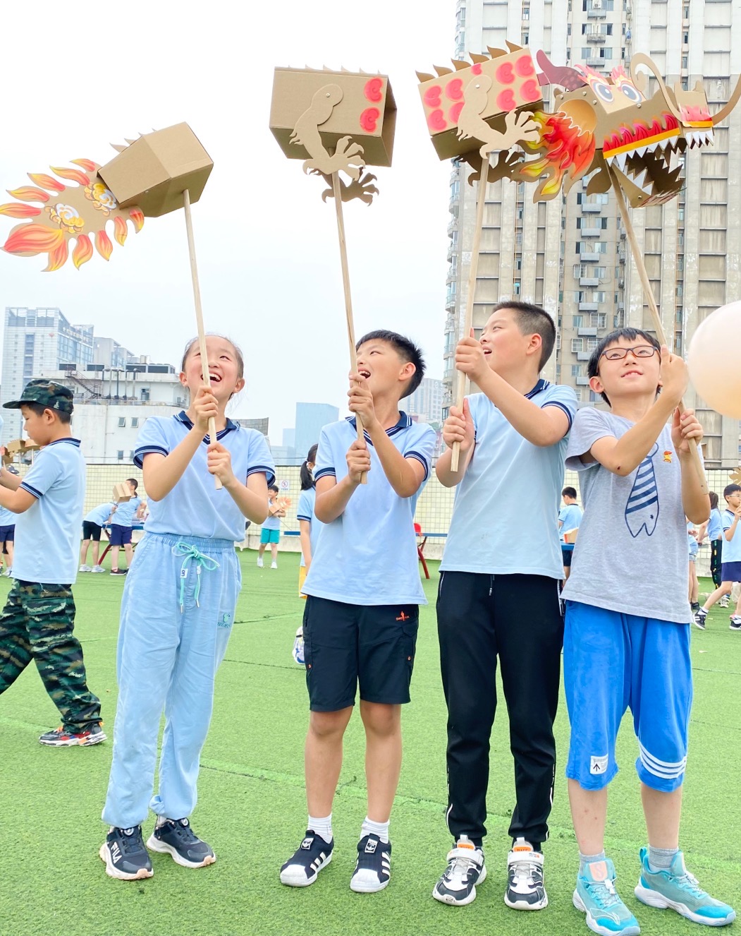 国风舞龙大赛 现场热闹非凡.jpg